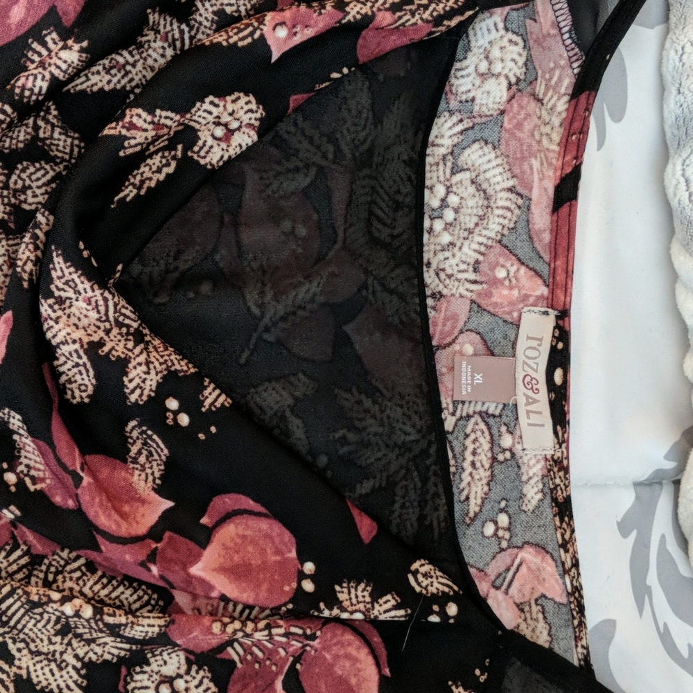 Blouse - Picture 3 of 4